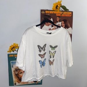AE butterfly cropped tee !!